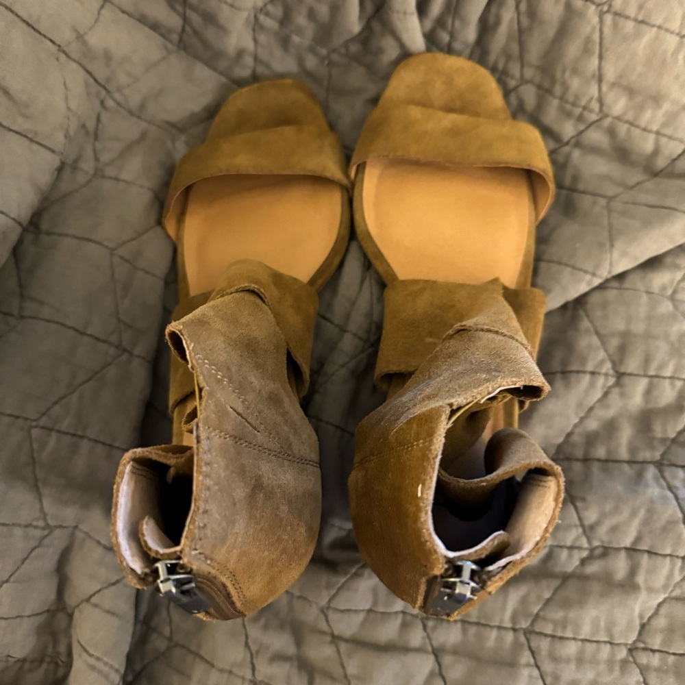 LUCKY BRAND Tammanee green olive brown suede wedge sandal, size 9.5 - Picture 3 of 6